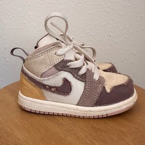 Jordan 1 Mid SE Craft
Sail Fossil Stone Celestial Gold Taupe Haze - 6c